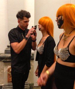 Anthony fait les dernière retouches