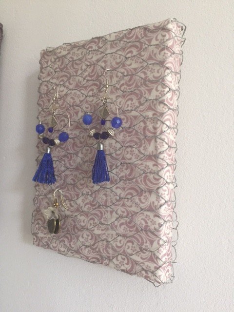 Boucles-doreilles-tableau-mural