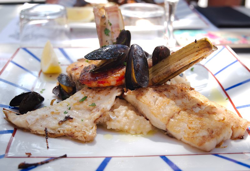 Boutique-jean-vier-culture-basque-saint-jean-de-luz