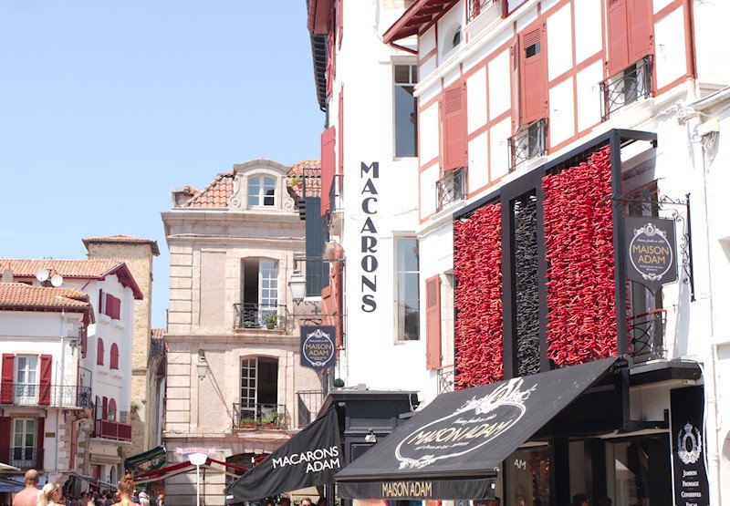 Boutique-jean-vier-culture-basque-saint-jean-de-luz