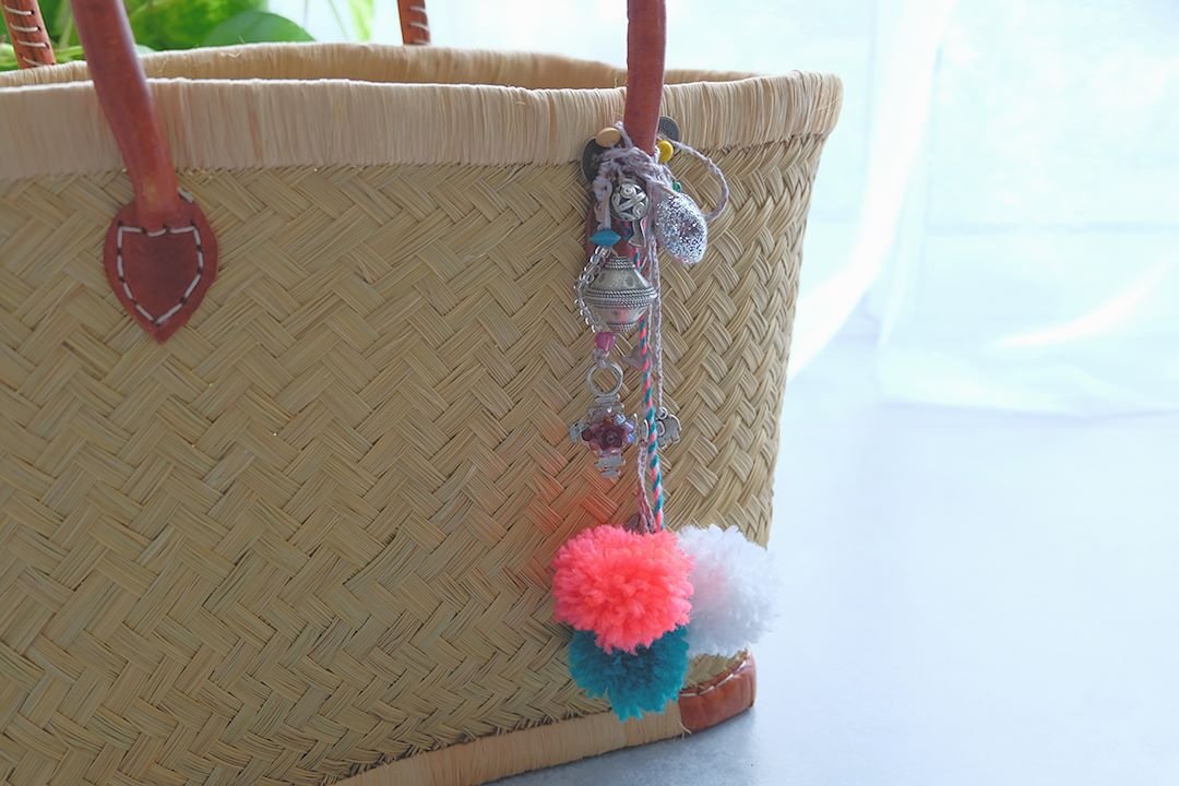 Diy-pompons-chapelet-bohème-panier