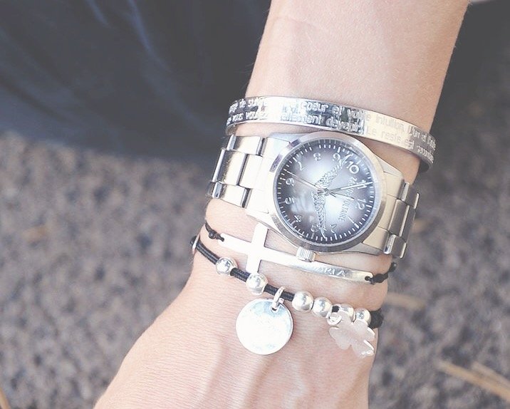 So-chic-avenue-look-skull