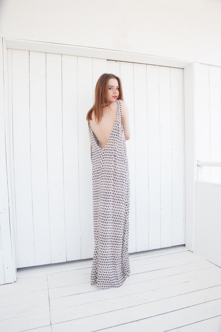 Poldine-robe-longue-dos-nu