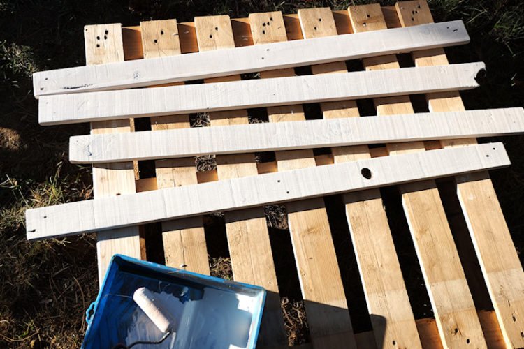 diy-table-basse-palette-jardin-14