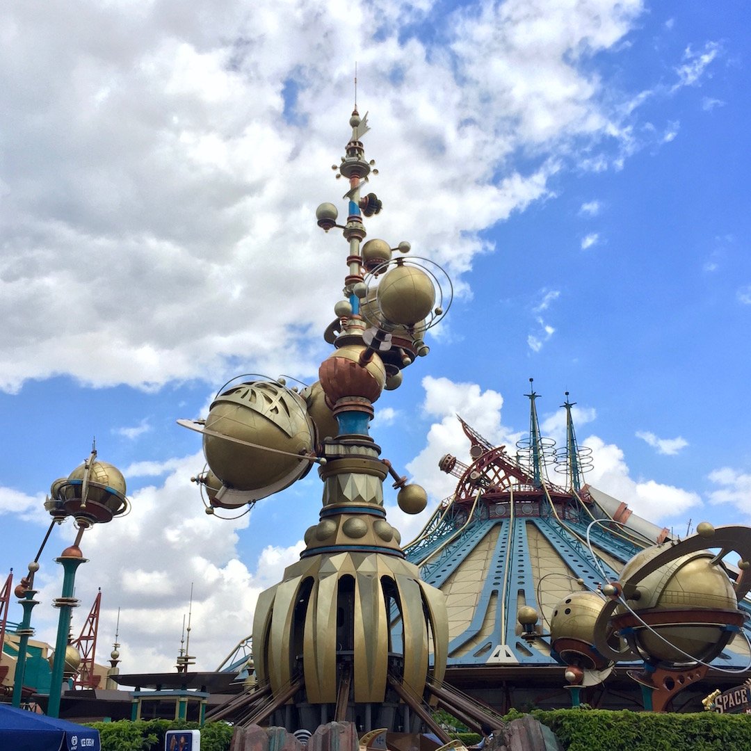 Disneyland-paris-mickey-walt-disney-4