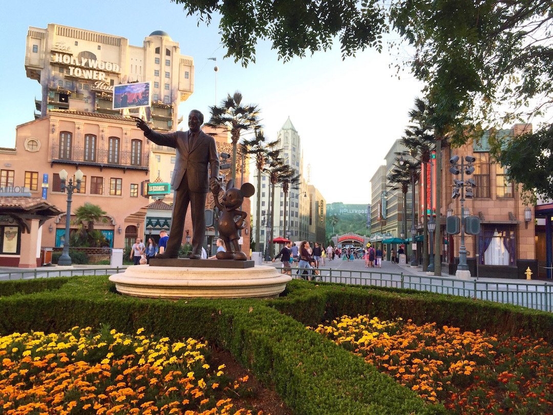 Disneyland-paris-mickey-walt-disney-8