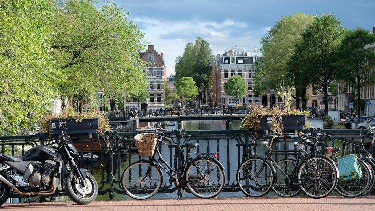 amsterdam-lcdm-blog