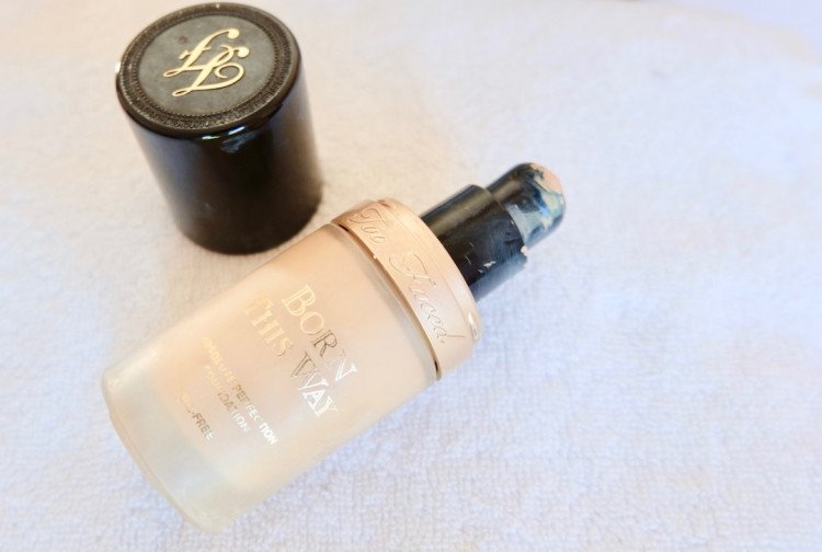 fond-de-teint-too-faced-born-this-way-blog-lcdm.3