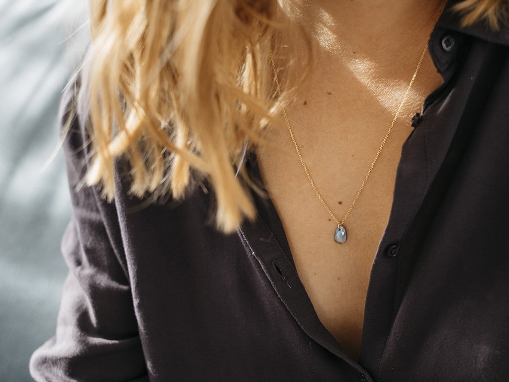 jully créatrice de bijoux au bazarchic de les chroniques de myrtille