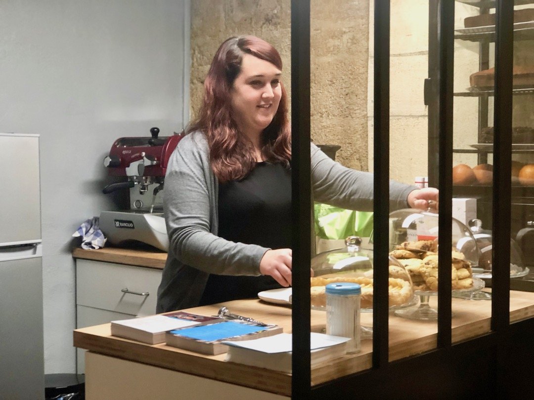 le-chat-gourmand-montpellier-blog-lcdm-91 Chat gourmand café des chats montpellier Laura la propriétaire