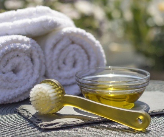brosse visage et huile de soin