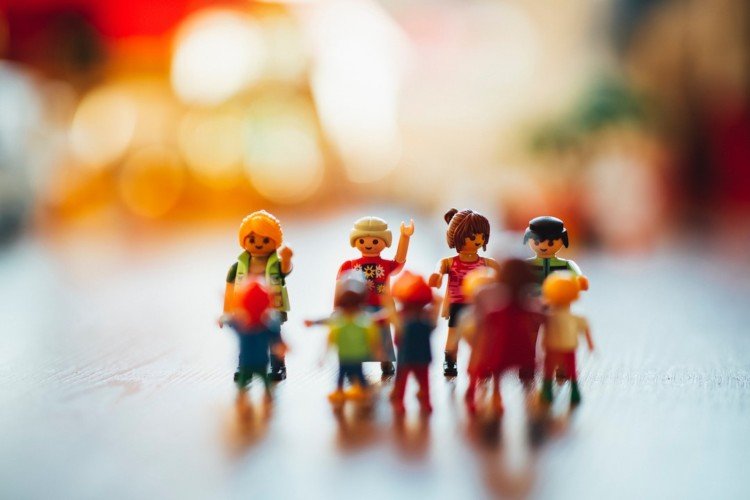 personnages Playmobil représentants le confinement