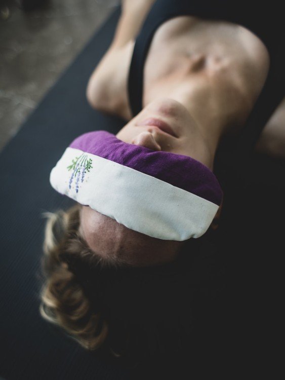 Femme en séance de relaxation