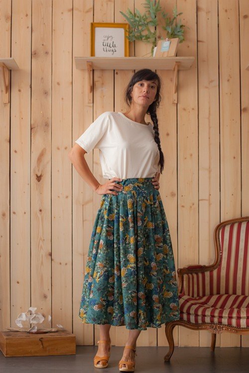Jupe imprimé fleurs. Confection réalisée à Montpellier pour une marque made in France