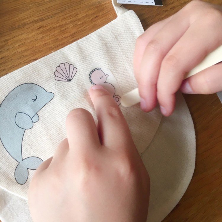 atelier pour enfants diy transfert sur tissus
