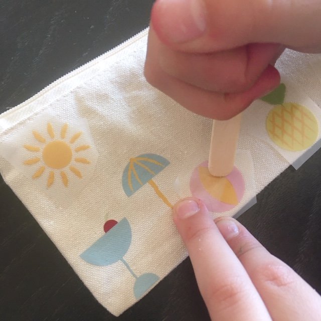 Pochette en tissus avec transfert réalisation Les enfants nomades