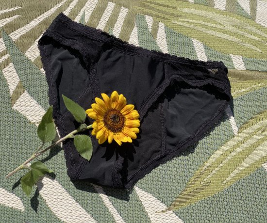 Culotte menstruelle noire lavable