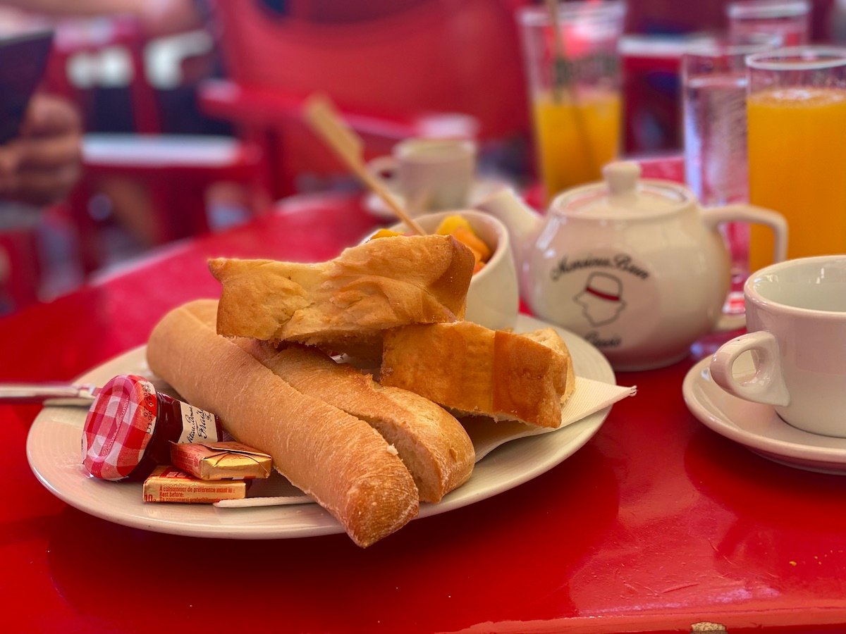 Monsieur Brun excellente adresse à Cassis pour petit déjeuner