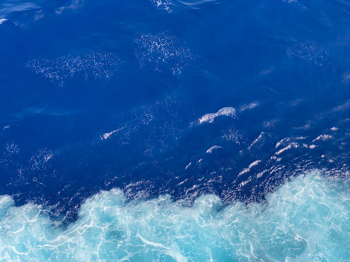 mer Méditerranée vue du bateau
