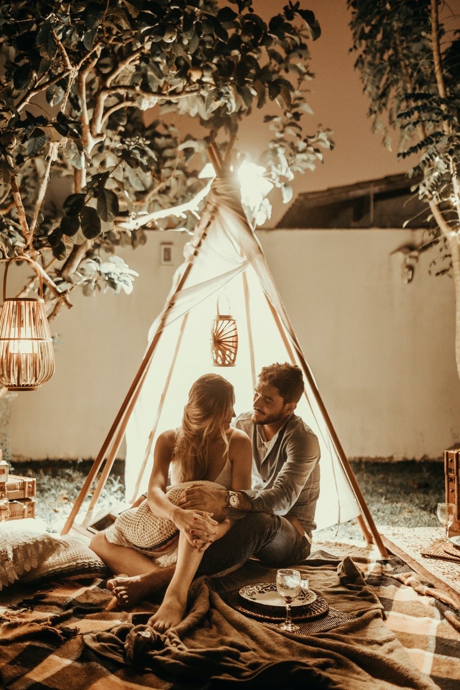 amoureux sous tente